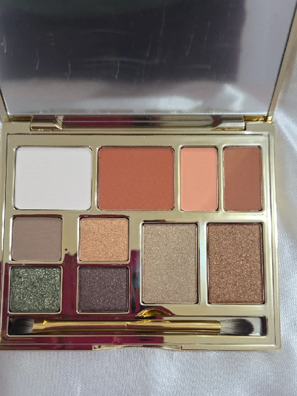 Face Kit Drama Queen Neutral & Warm Eyeshadow Palette in Bronze and Peach